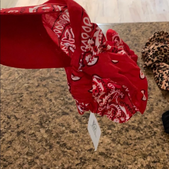 **WHOLESALE** Ladies Cap/Headband 4-Pack - Picture 4 of 4